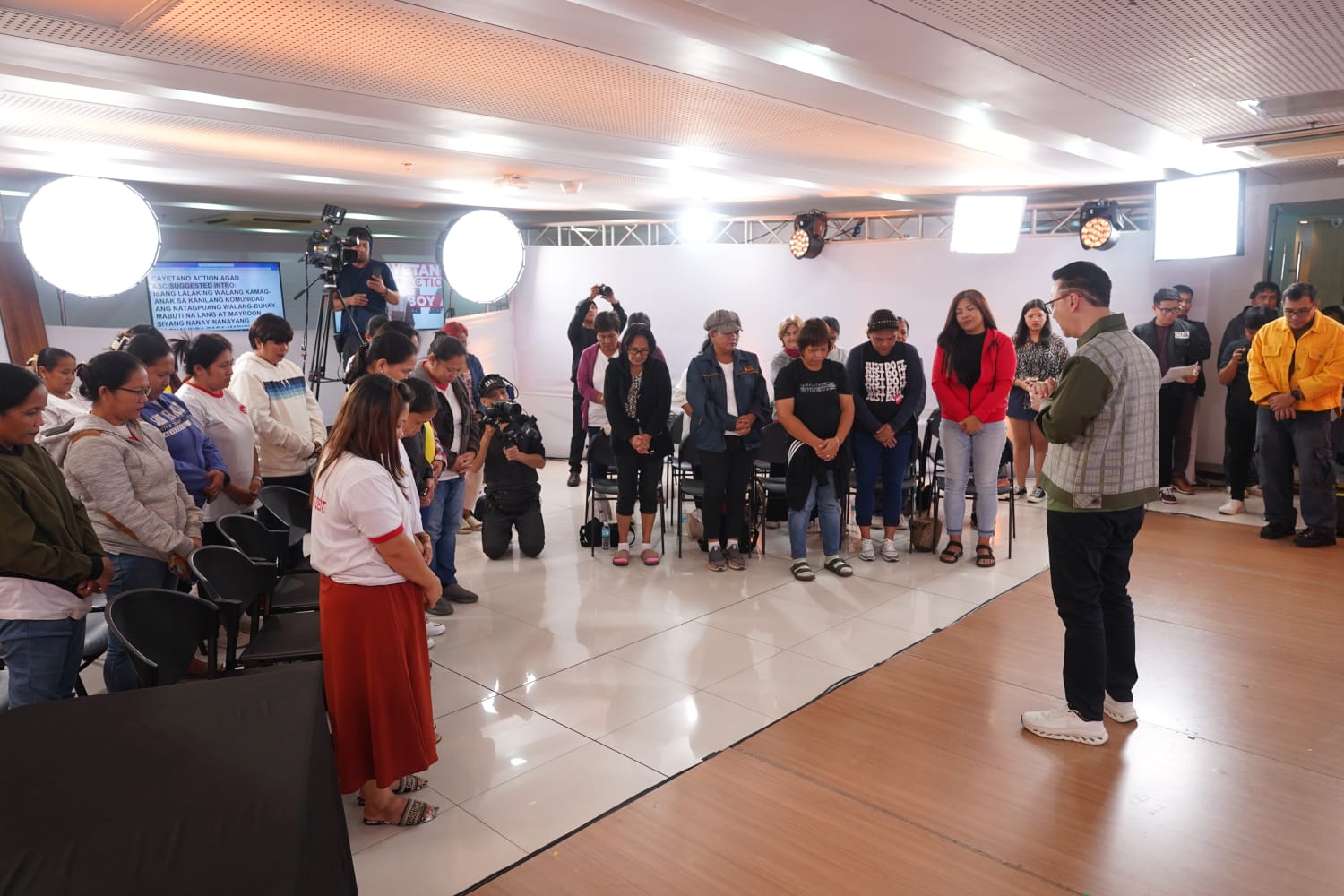 Senator Alan Peter Cayetano in a moment of prayer during CIA