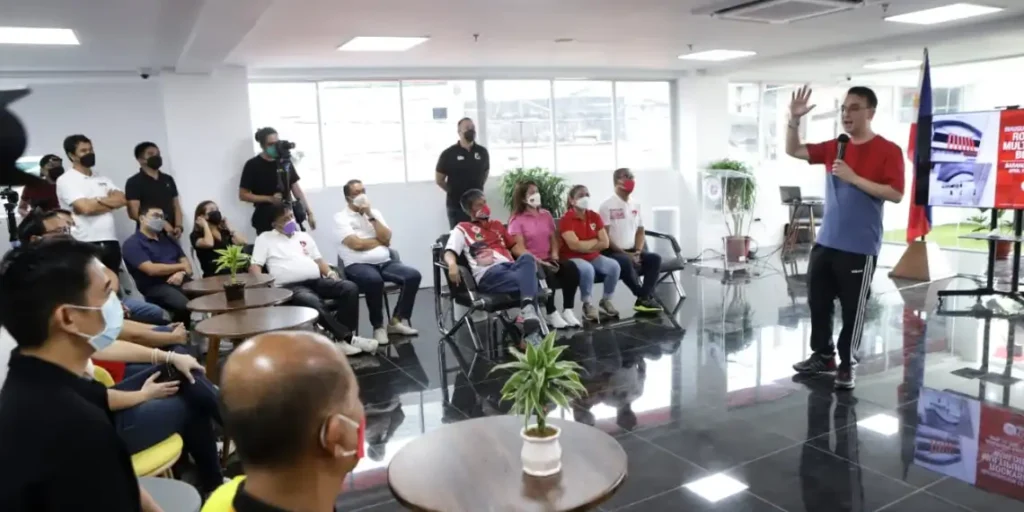 Cayetano to Taguigeños: Honor God, build community