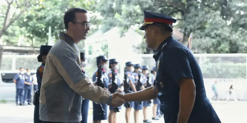 Southern Police District officers told: Be models of behavior