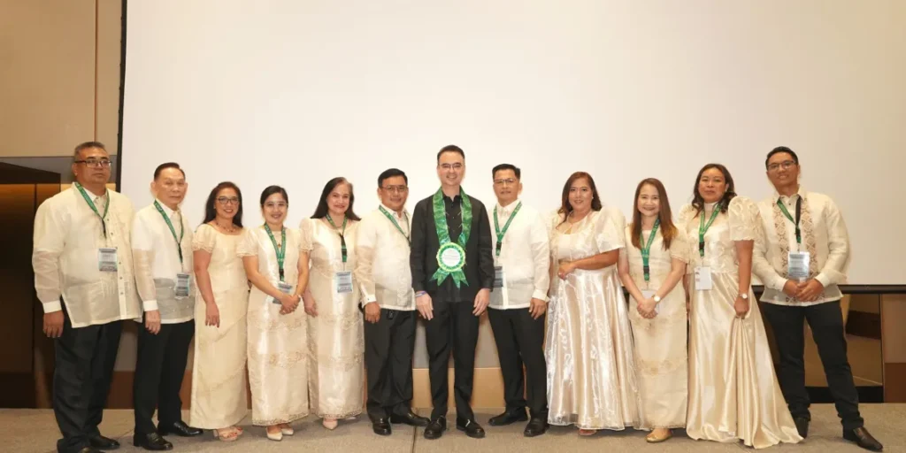 ‘Talk less’: Sen. Alan chooses to listen to credit management pros