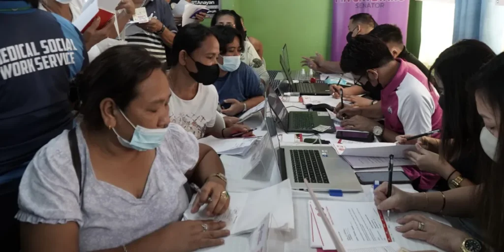 ‘Bayanihan Caravan’ reaches out to Mindanawons in need | Alan Peter Cayetano