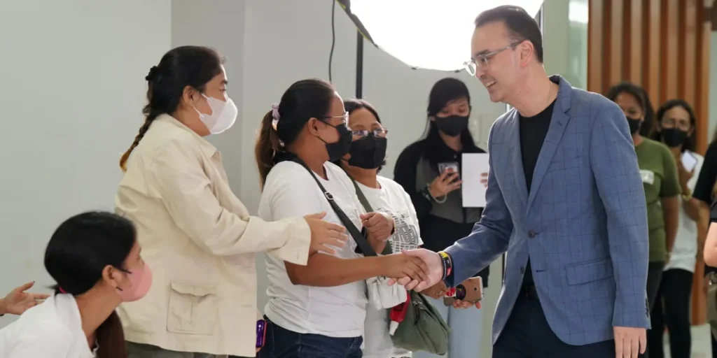 Sampung Libong Pag-Asa honors volunteers on Independence Day episode | Alan Peter Cayetano