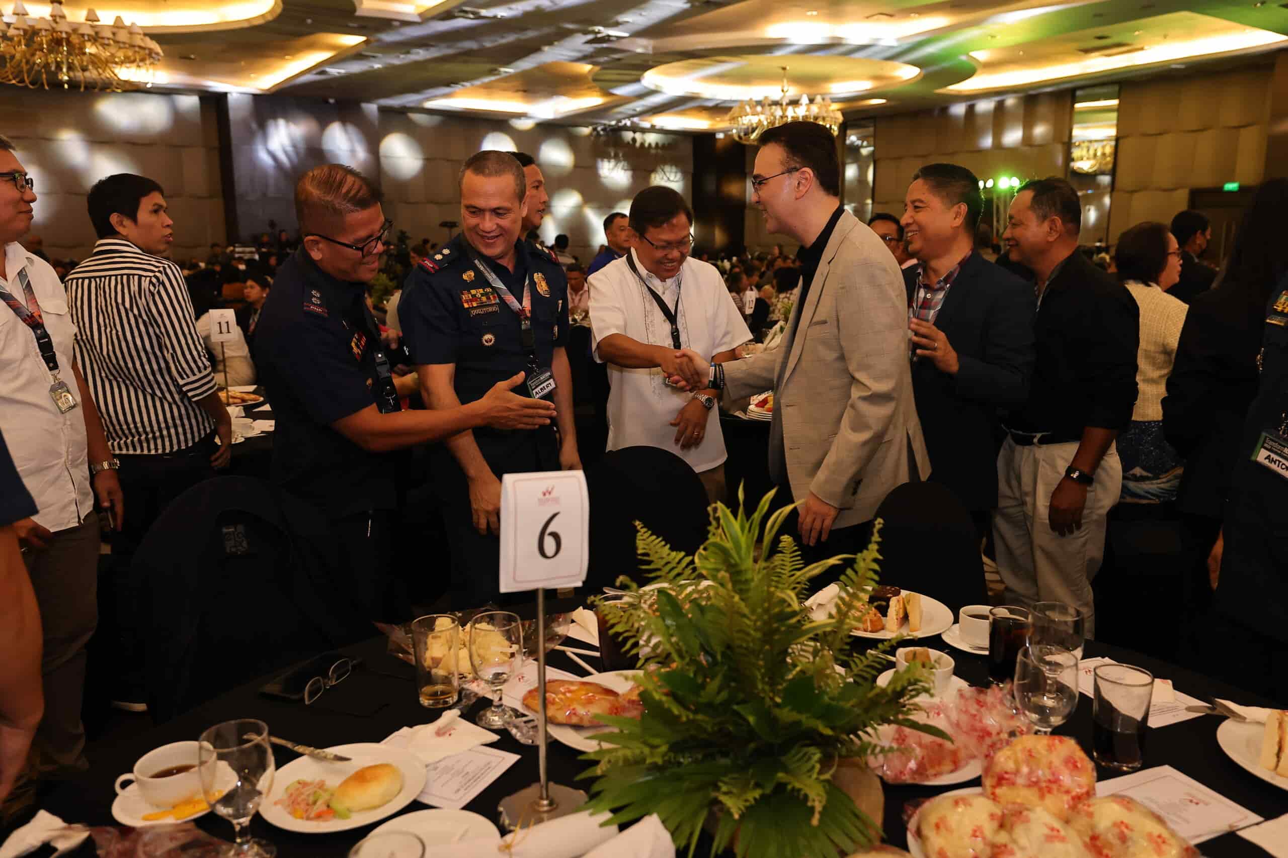 Alan Peter Cayetano engaging with attendees during the Transformnation event