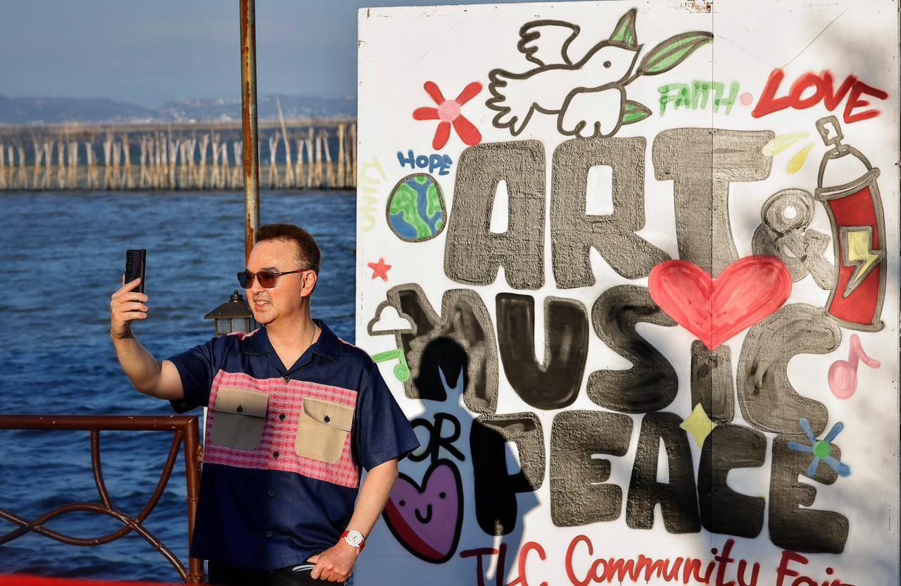 Cayetano calls for unity through Taguig’s Art and Music for Peace fair